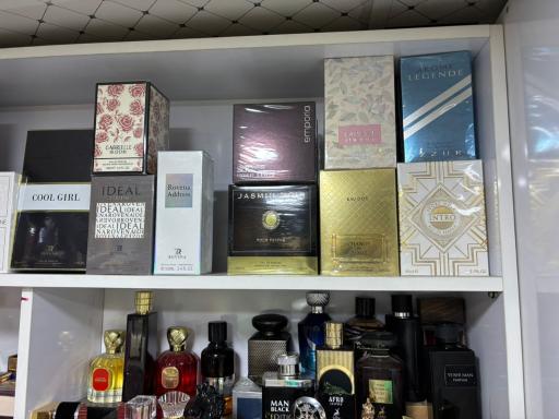 عکس فروشگاه عطر پادرا