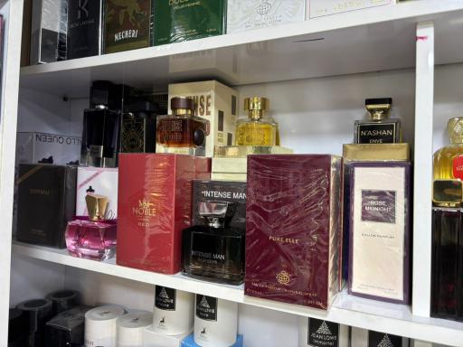 عکس فروشگاه عطر پادرا