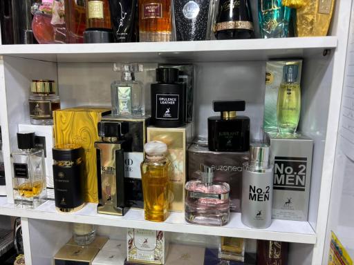 عکس فروشگاه عطر پادرا