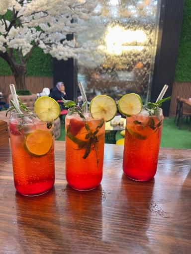 عکس کافه فست فود امارات