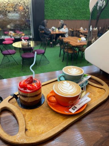 عکس کافه فست فود امارات