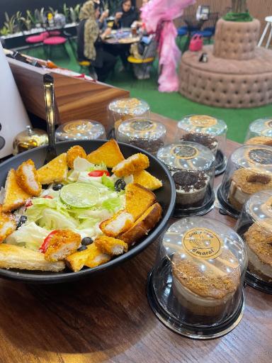 عکس کافه فست فود امارات