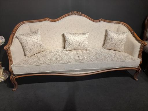 عکس تولیدی مبلمان چوب آرا