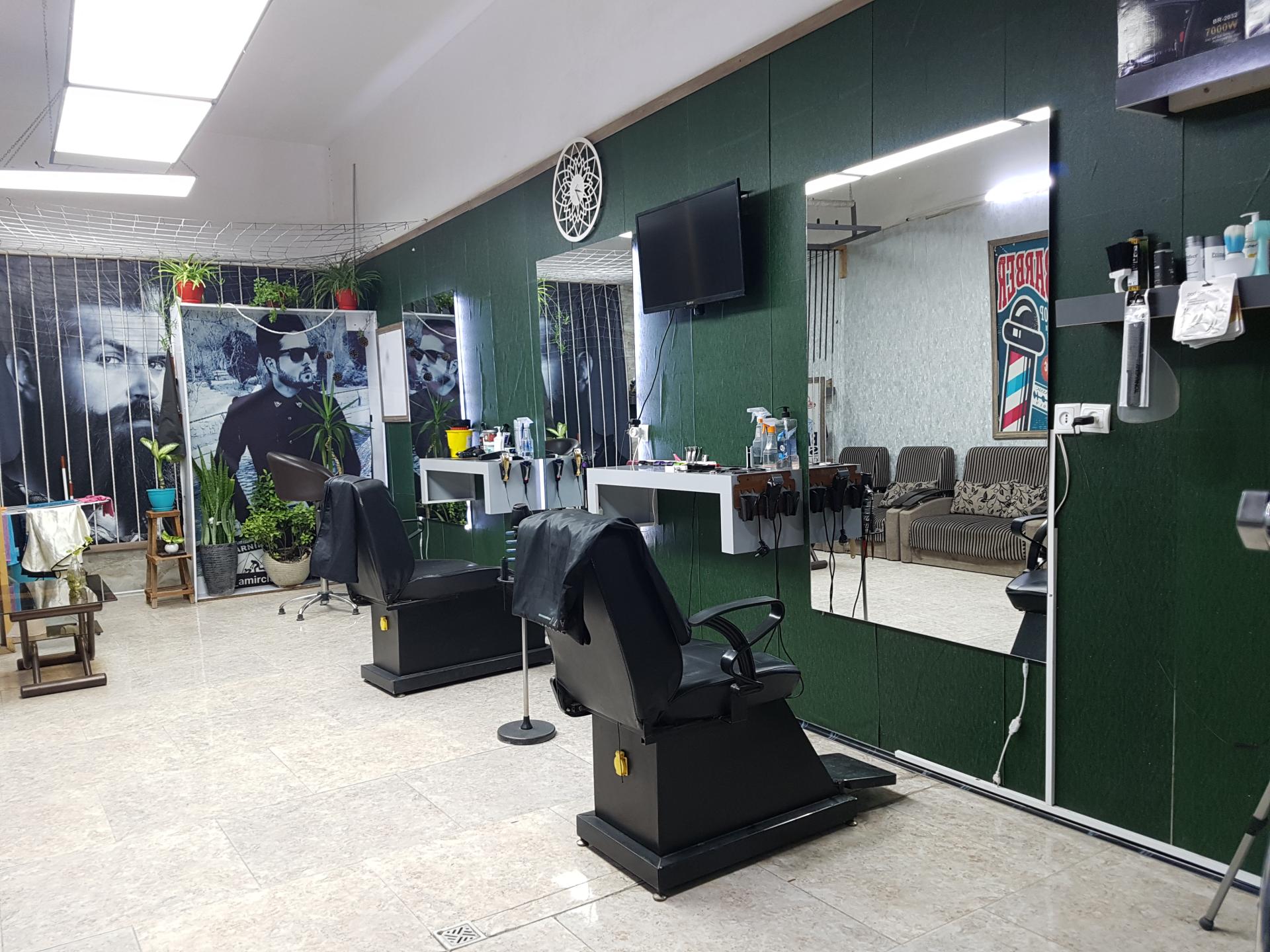 عکس سالن پیرایش مدرن کلاسیک