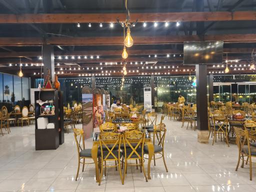 عکس رستوران گلدن فود