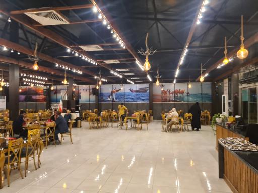 عکس رستوران گلدن فود