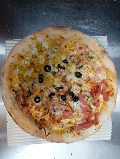 عکس پیتزا پیتزل 