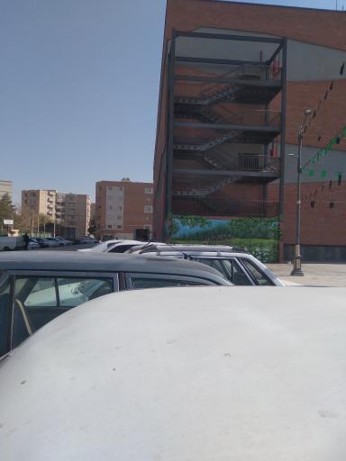 عکس پارکینگ عمومی مترو