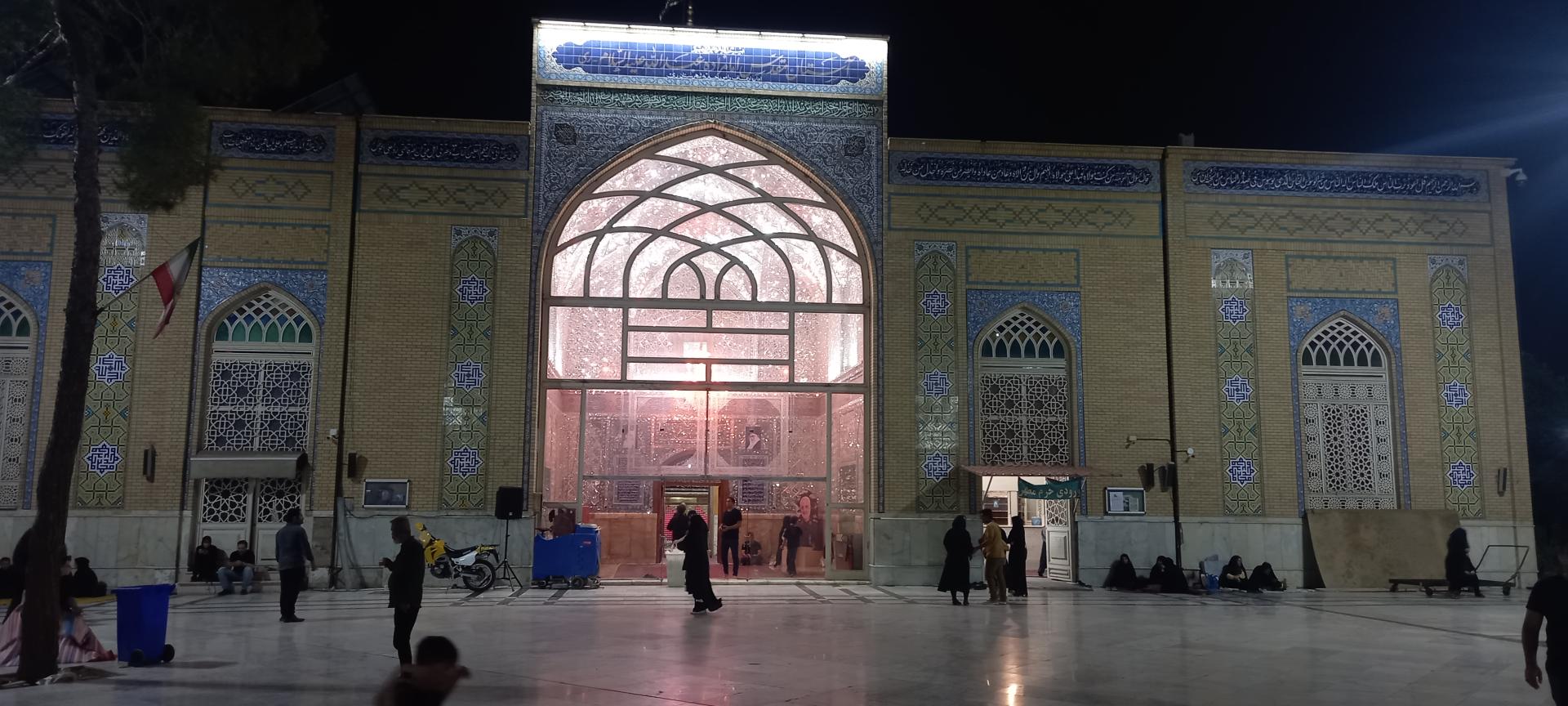 عکس آرامستان امامزاده عبدالله (ع) و گلزار شهدای شهرری