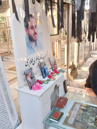 عکس مزار شهید نوید صفری