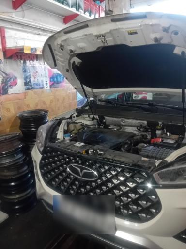 عکس امداد خودرو  تعویض روغنی شبانه روزی بناییان