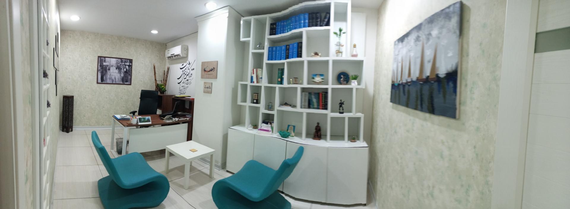 عکس دفتر وکالت راضیه احمدی