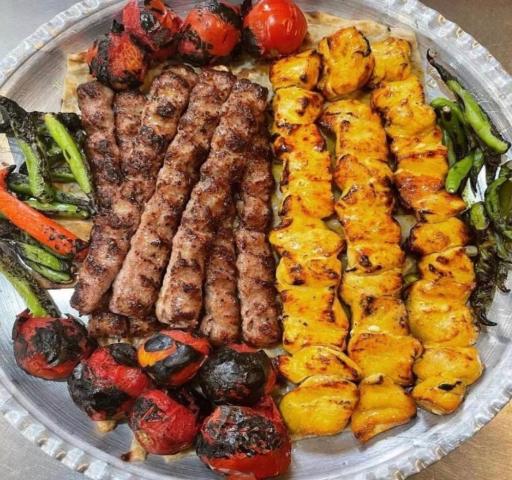 عکس باغ رستوران کاکتوس