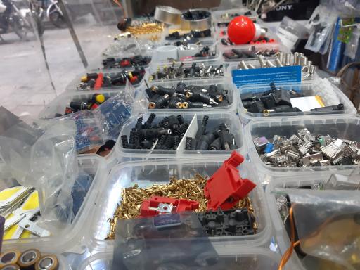 عکس الکتریکی کریمی دنیای باطری