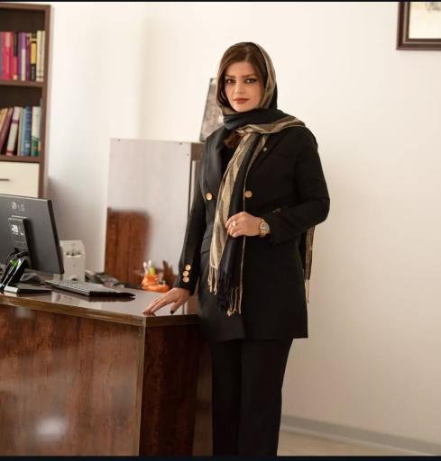 عکس دفتر وکالت چی من جمشیدی