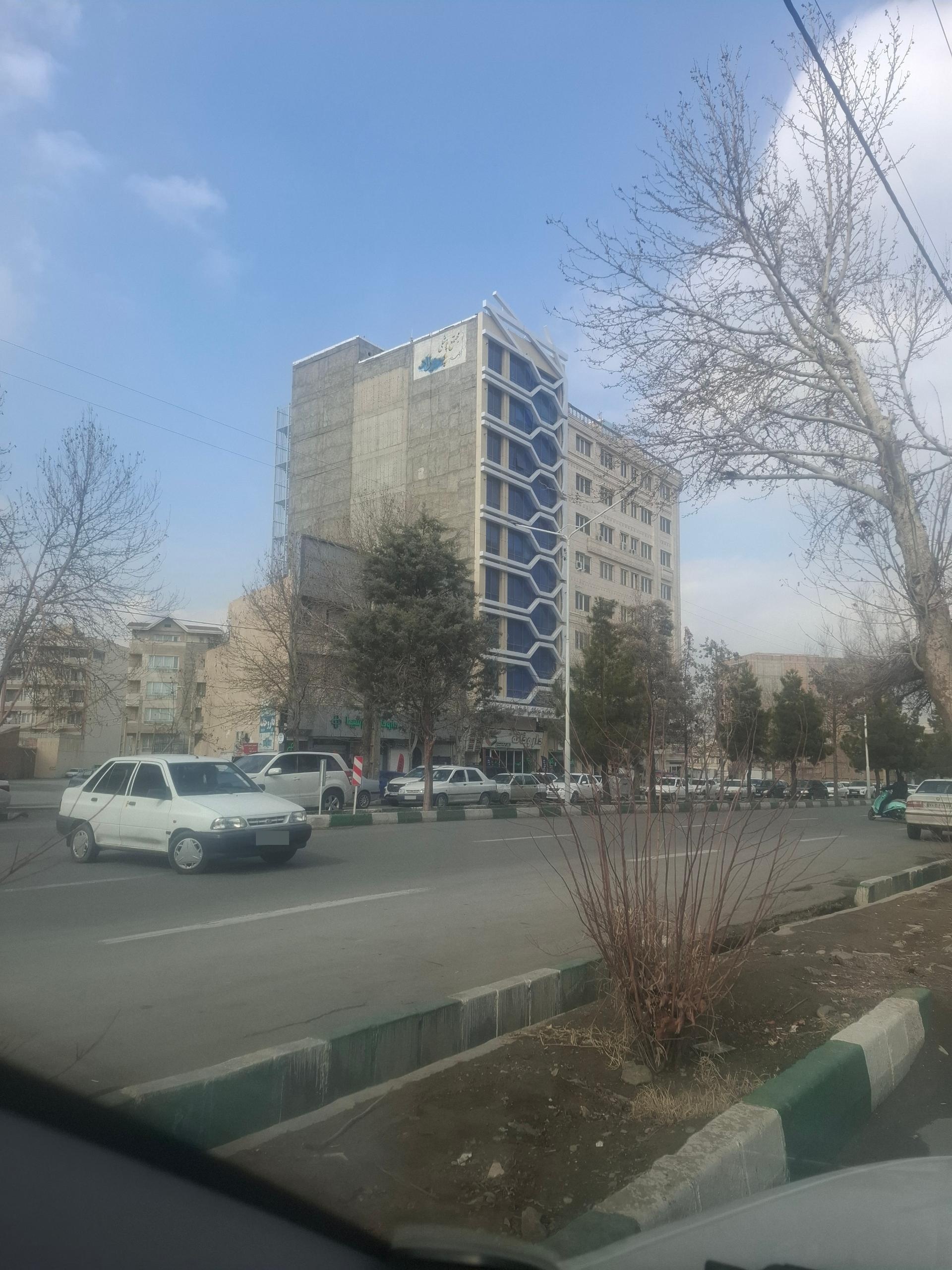 عکس ساختمان شیخ الرئیس