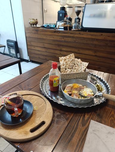 عکس کافه صبحانه هویدا