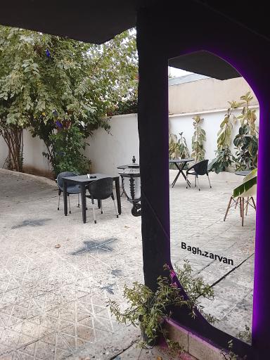 عکس باغ رستوران زروان