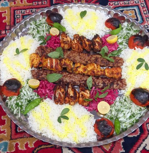 عکس تهیه غذا آدانا کباب