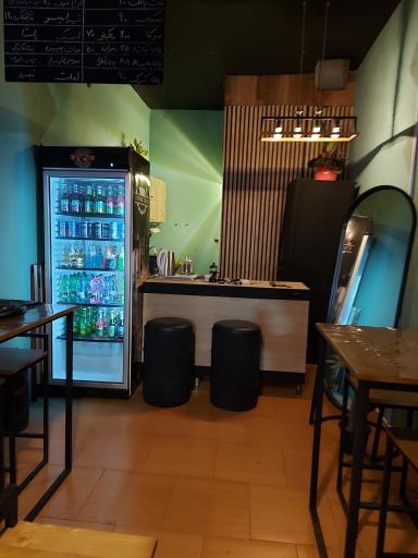 عکس کافه کلاغ