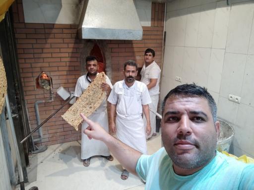 عکس نان سنگکی برشته داود نعمتی