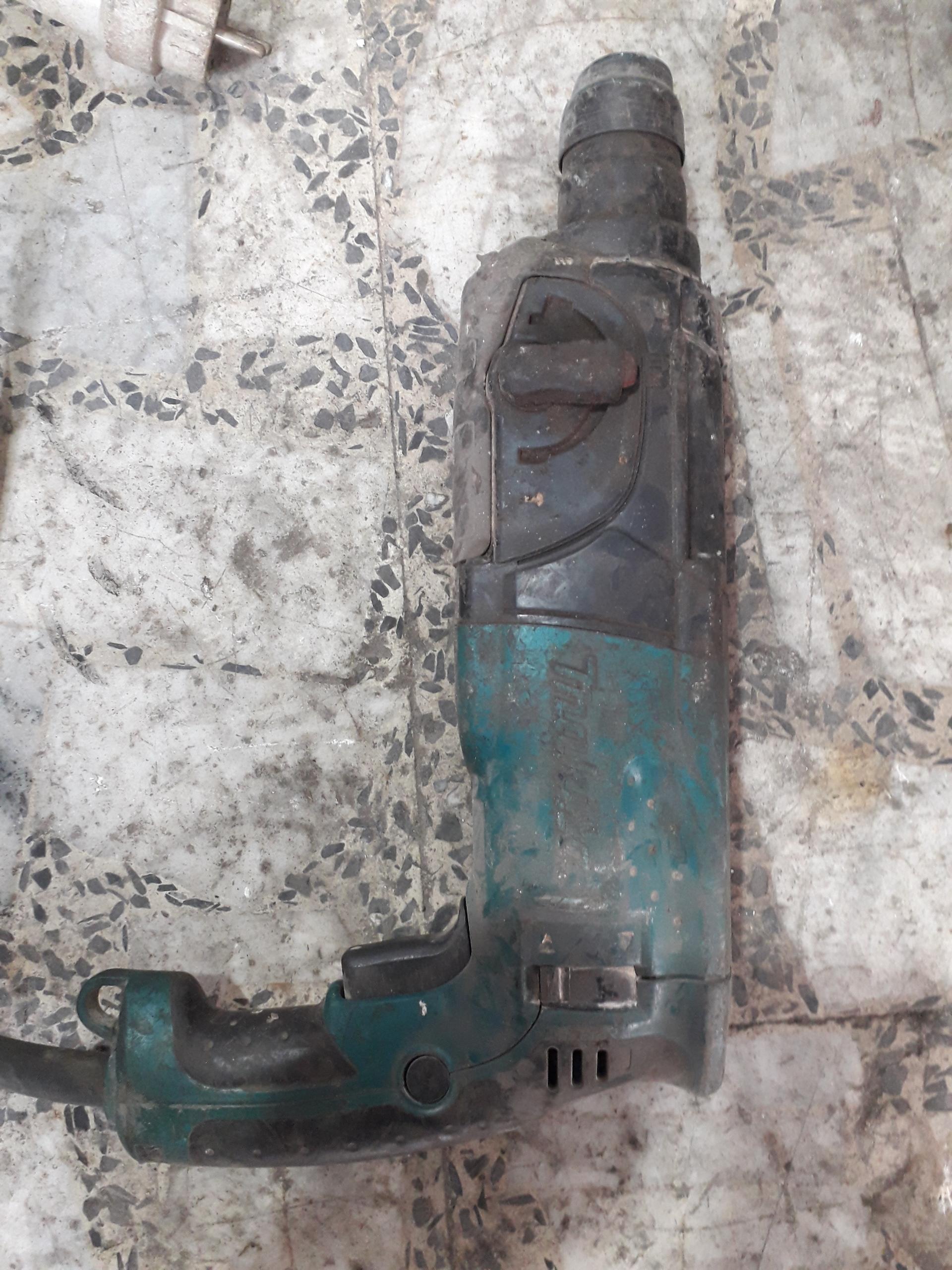 عکس تعمیر ابزار صنعتی علیزاده 