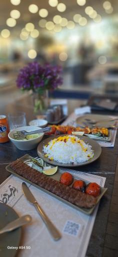 عکس رستوران ترمه و طاووس