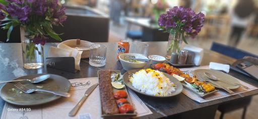 عکس رستوران ترمه و طاووس