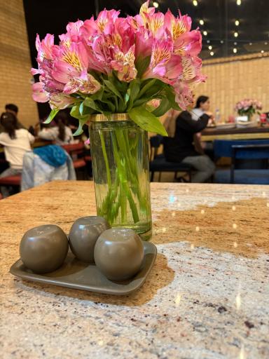 رستوران ترمه و طاووس