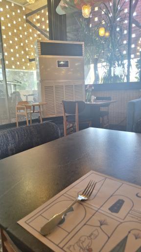 عکس رستوران ترمه و طاووس