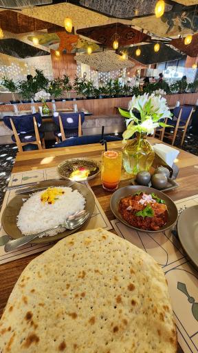 عکس رستوران ترمه و طاووس