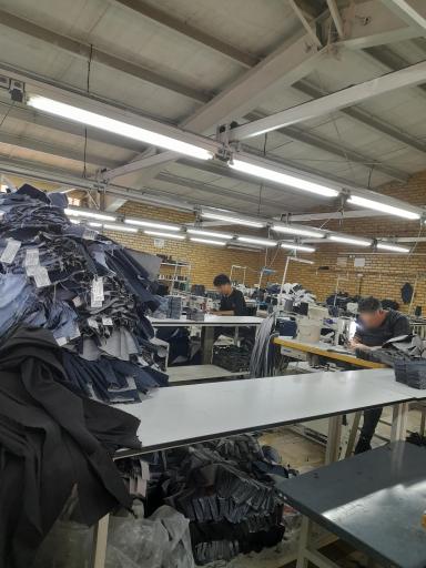 عکس تولیدی پوشاک رویال جین 