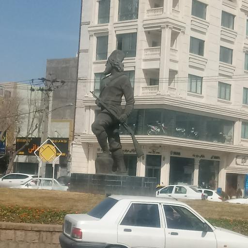 عکس میدان میرزاکوچک خان