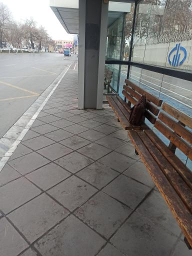 عکس ایستگاه اتوبوس بابک