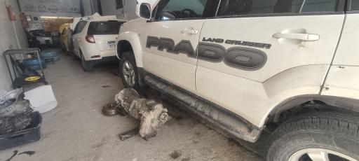 عکس تعمیرگاه گیربکس اتوماتیک حامی کار