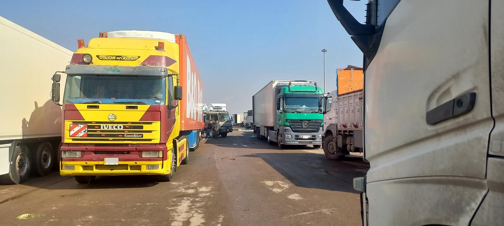 عکس ترانشیب تخلیه بار پایانه مرزی مهران