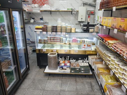 عکس لبنیاتی و بستنی سنتی آذربایجان 