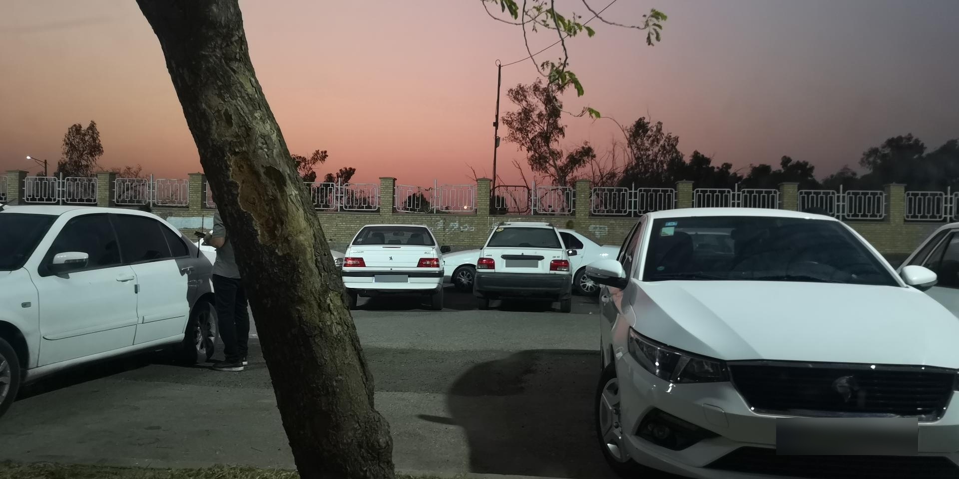 عکس پارکینگ شهید اباد