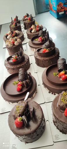 عکس شیرینی سرای لادن در سنندج