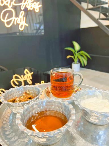 عکس صبحانه سرای روزگار 