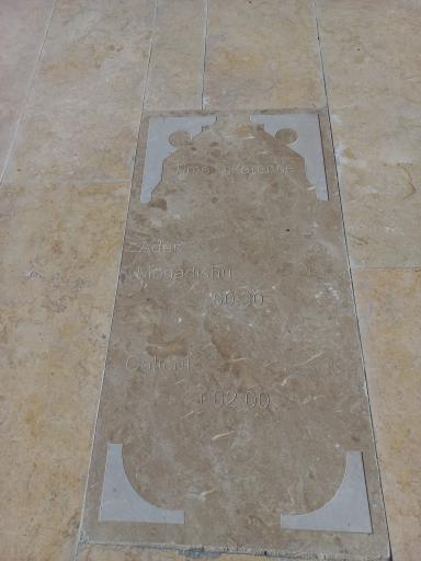 عکس ساعت خورشیدی بندر لافت