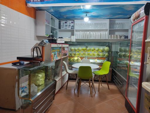 آبمیوه و بستنی تاج