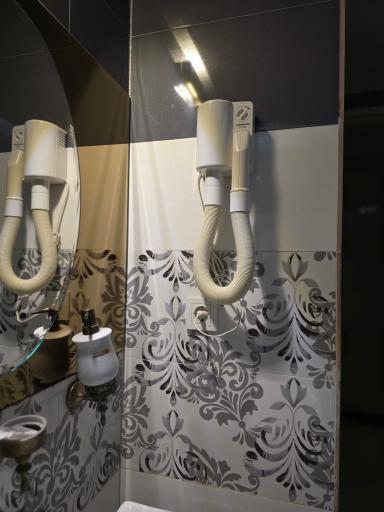 عکس هتل ترنج متین