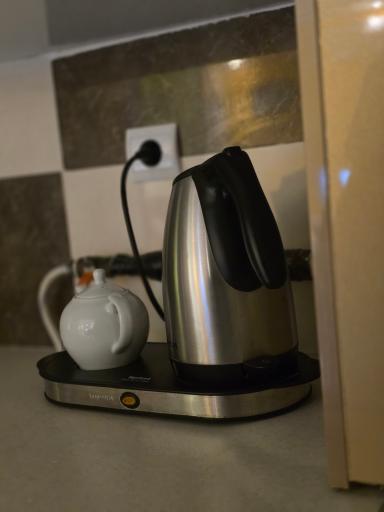 عکس هتل ترنج متین