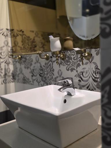 عکس هتل ترنج متین