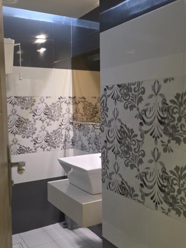 عکس هتل ترنج متین