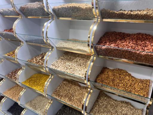 عکس خرما و خشکبار فروشی جواد