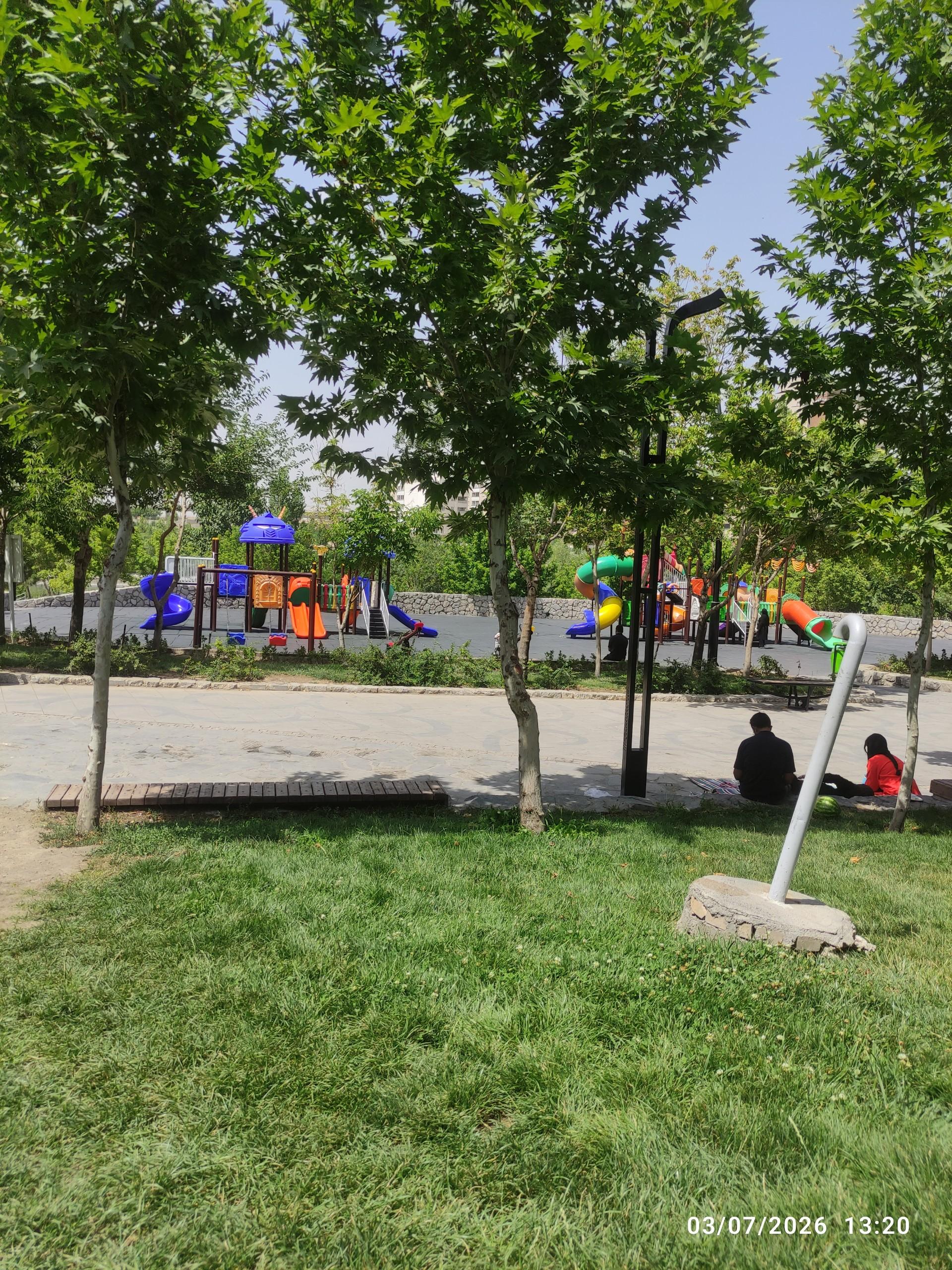 عکس زمین بازی کودکان