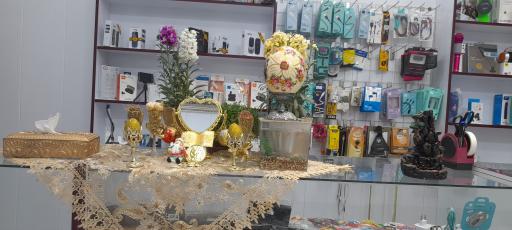 عکس فروشگاه موبایل و لوازم جانبی کامران