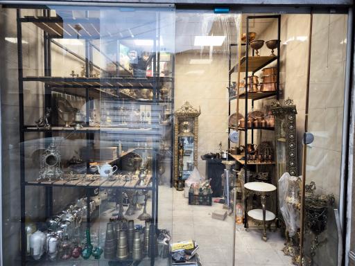 عکس فروشگاه لوازم برنجی و مس و تعمیرات سماور